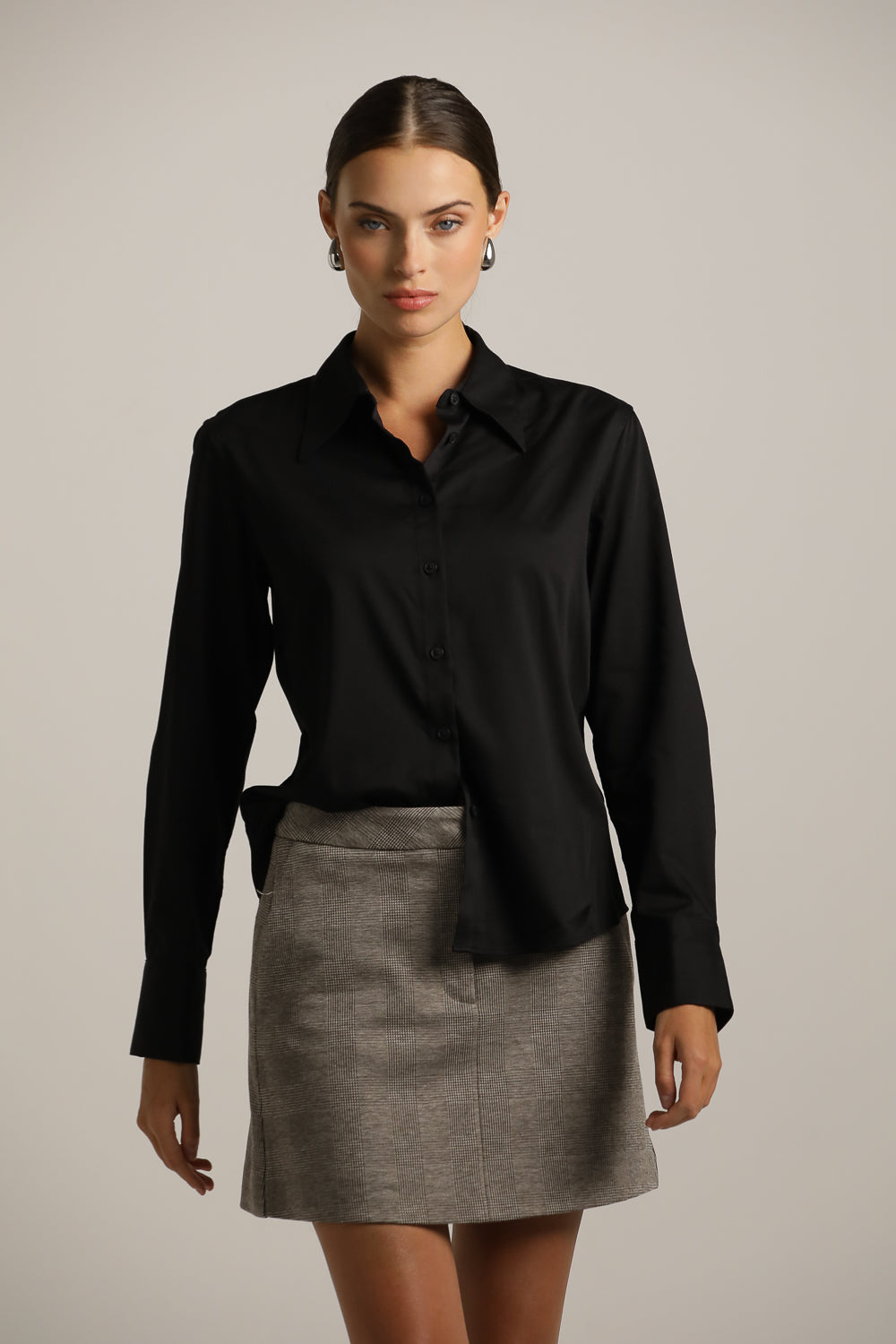Women’s Large Collar Button-Down Shirt Black