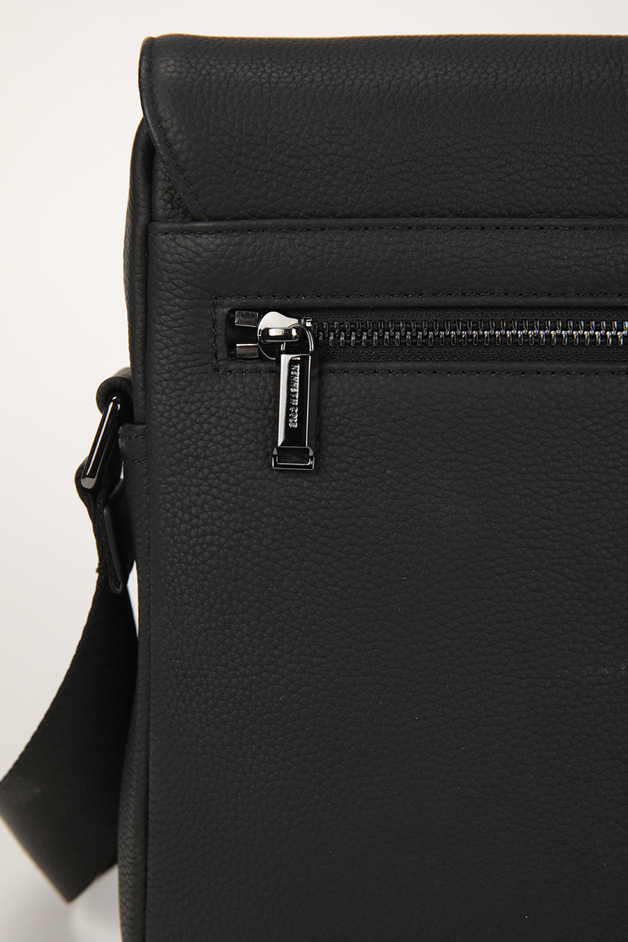 Men's Leather Crossbody