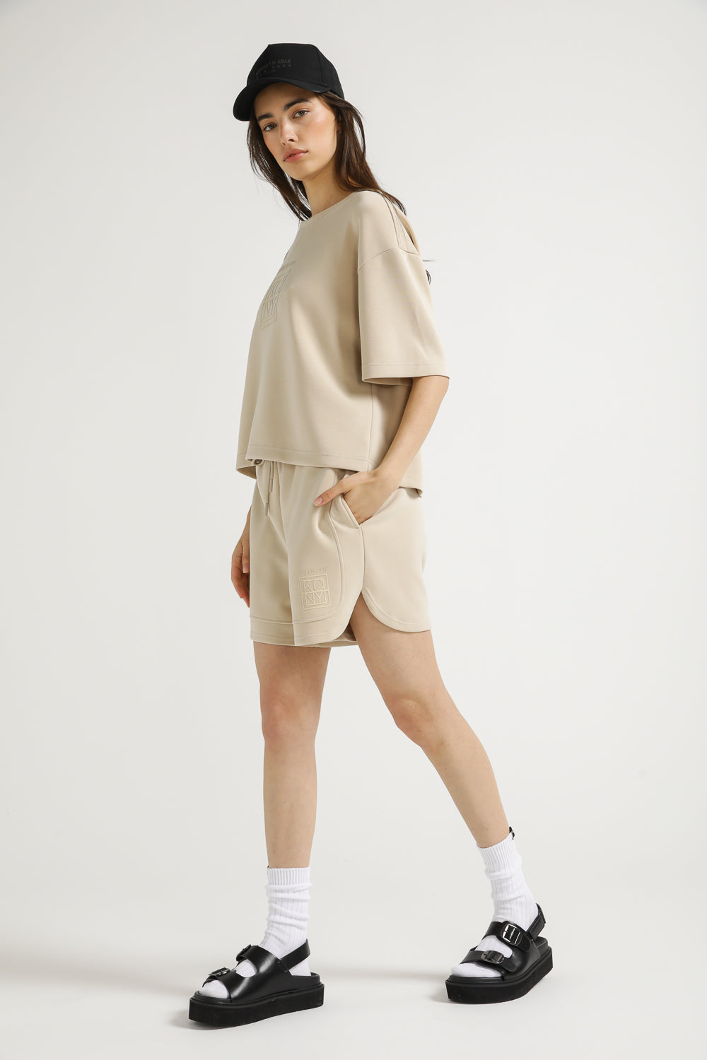 Boxy Graphic Crop T Shirt