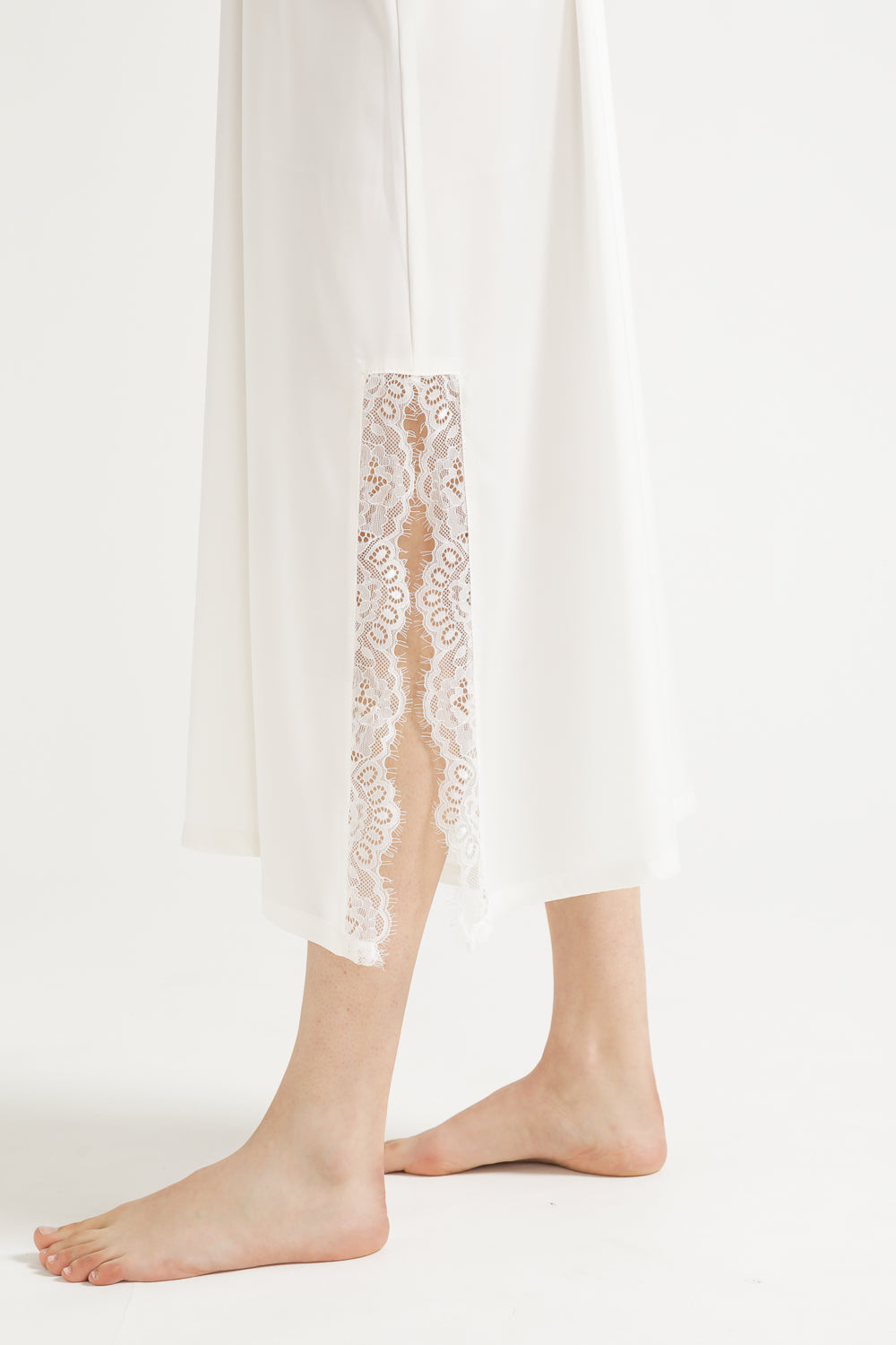 Lace Midi Robe with Slit