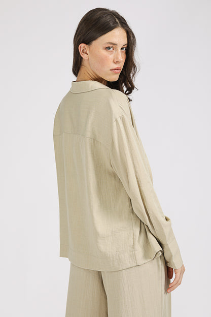 Long Sleeve Buttoned Shirt