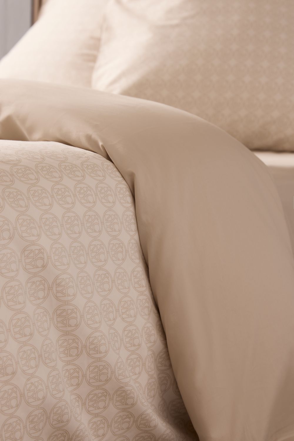 Sateen Pillowcase with Signature Print