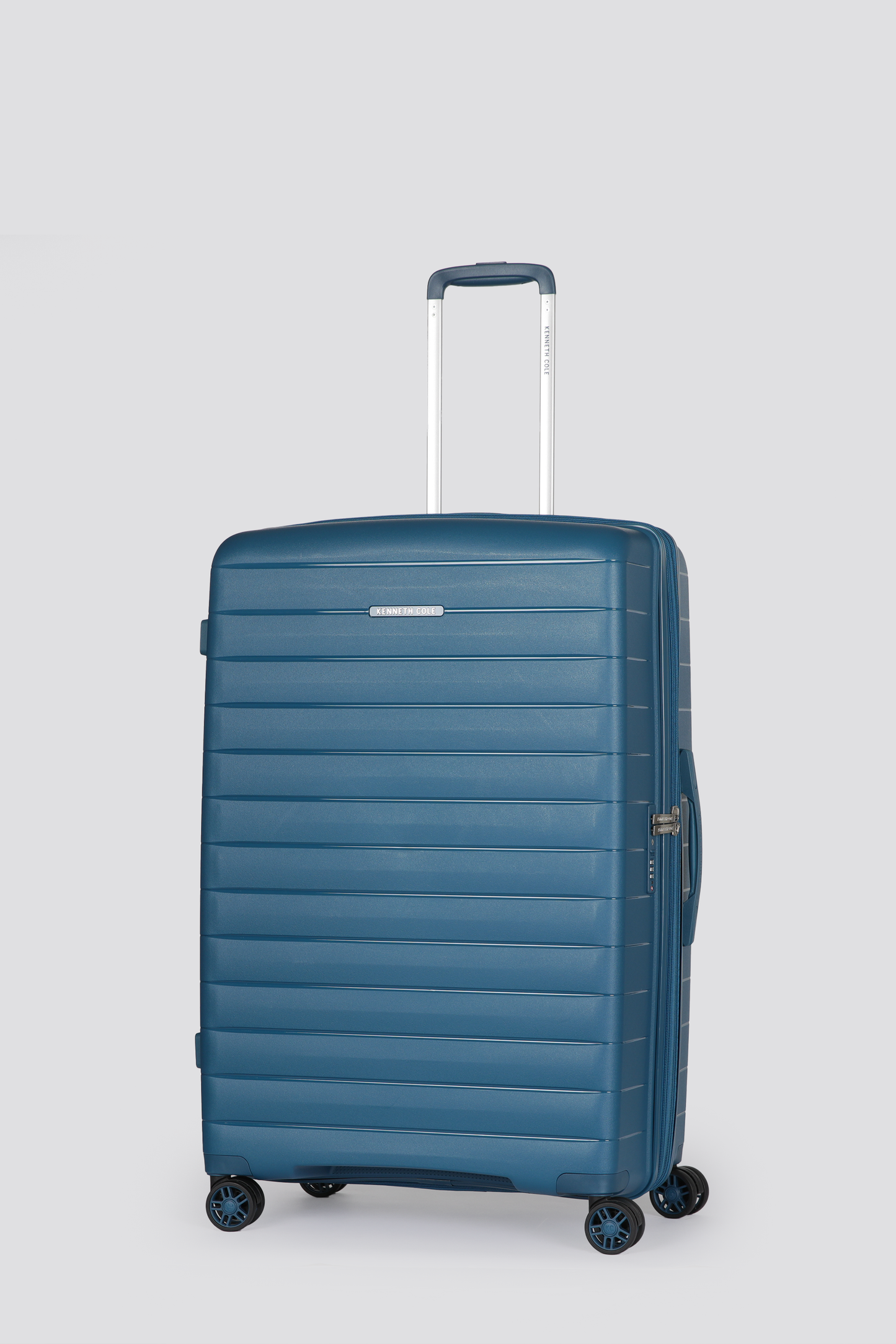 Medium Hard-Shell Suitcase, 25"