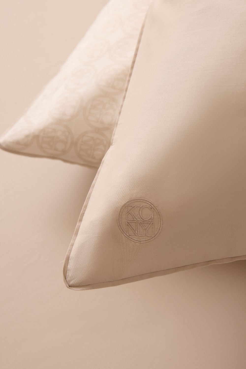 Sateen Pillowcase with Signature Print