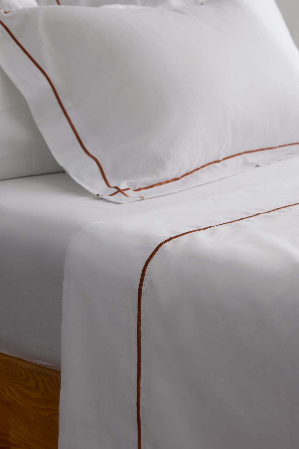 Sateen Fitted Sheet with Embroidery Frame