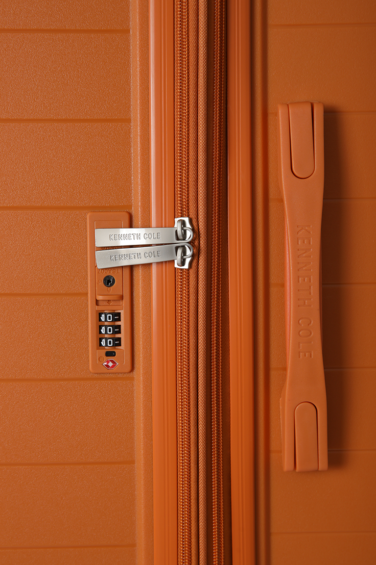 Medium Hard-Shell Suitcase, 25"