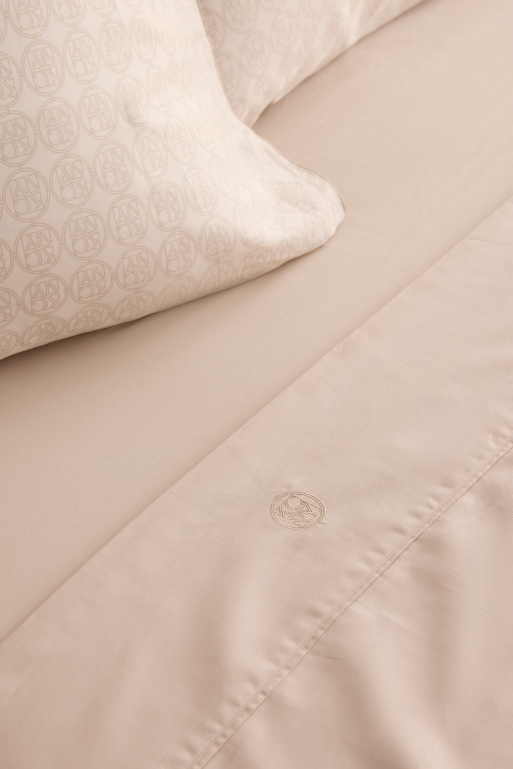 Sateen Pillowcase with Signature Print