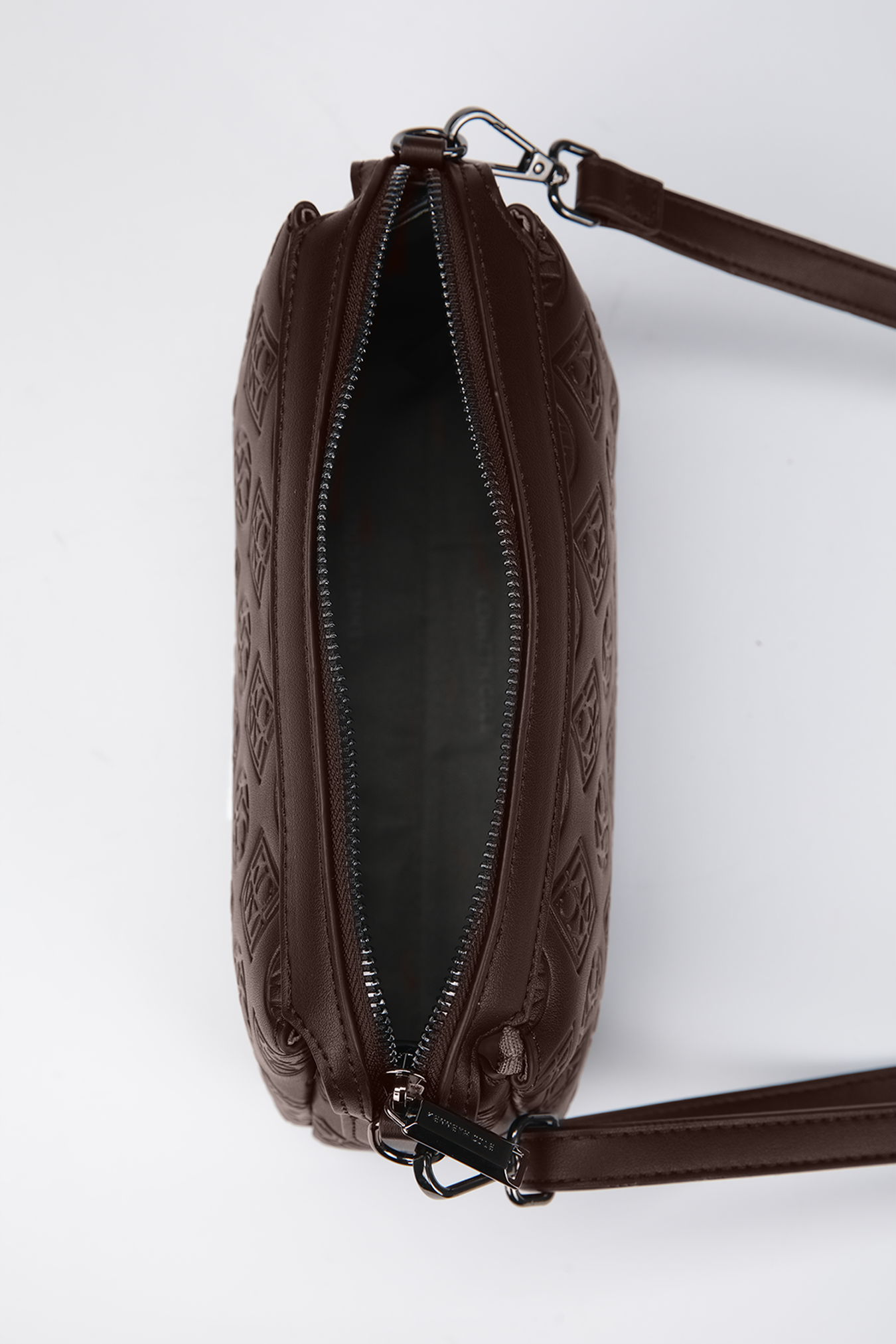 CROSSBODY