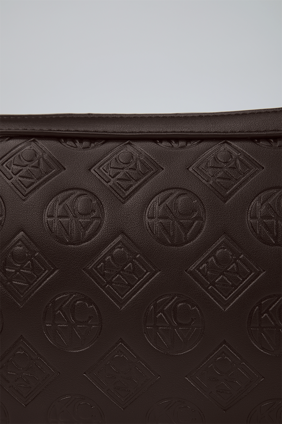 CROSSBODY