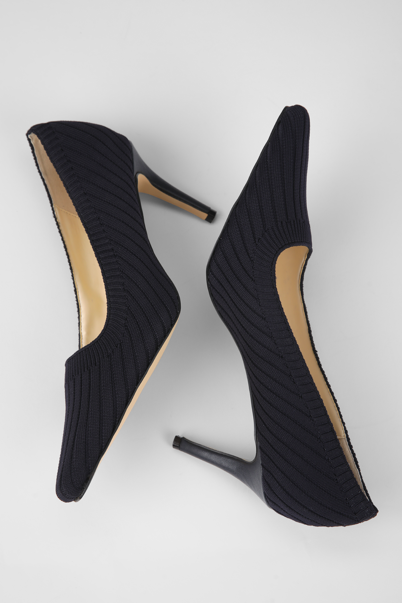 Pointed-Toe Knitted Heels