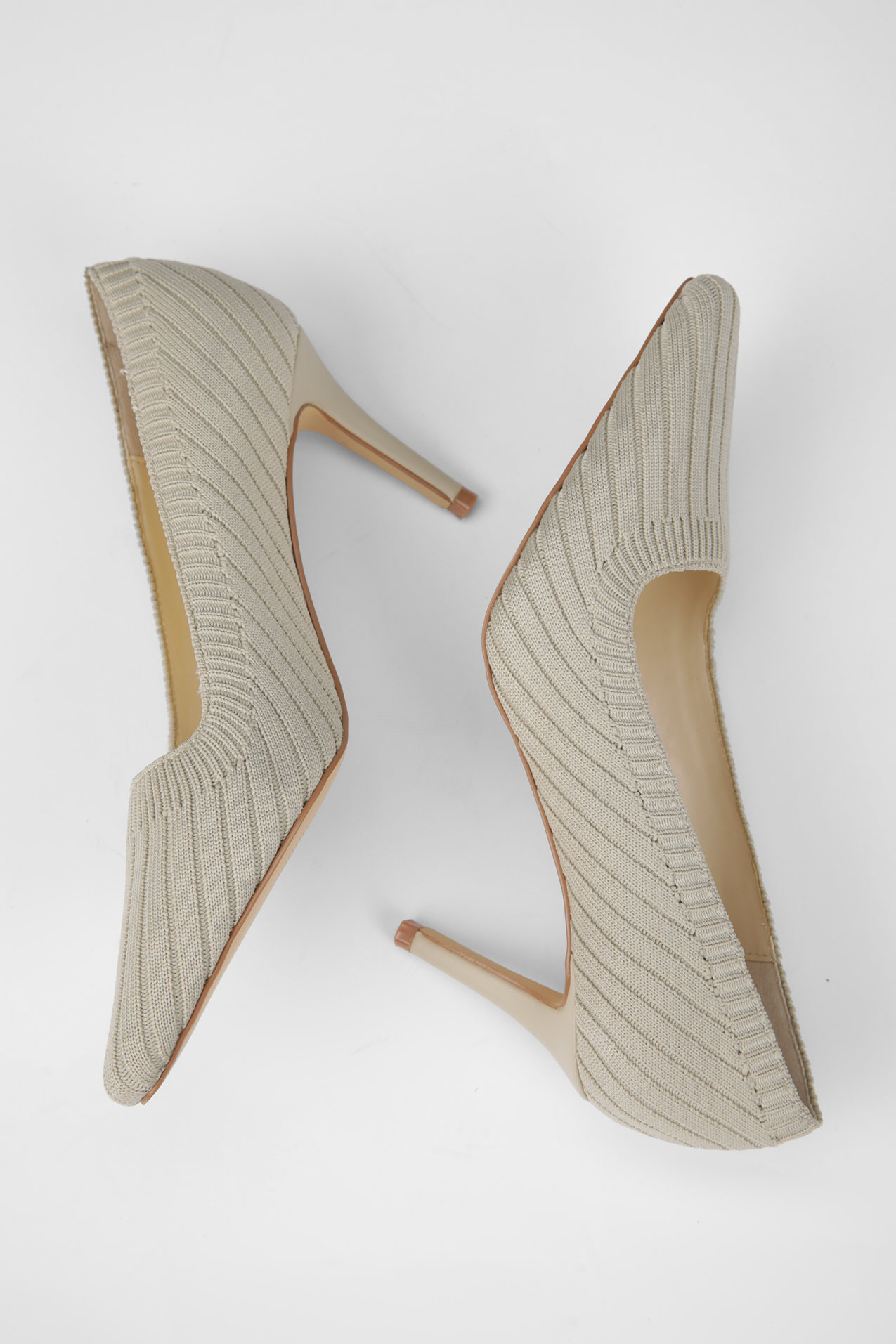 Pointed-Toe Knitted Heels