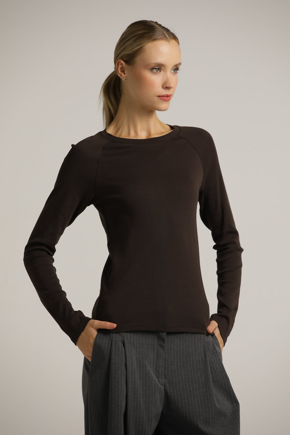 Fitted Long-Sleeve Raglan Top In Cotton