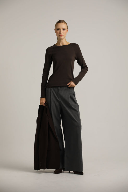 Fitted Long-Sleeve Raglan Top In Cotton