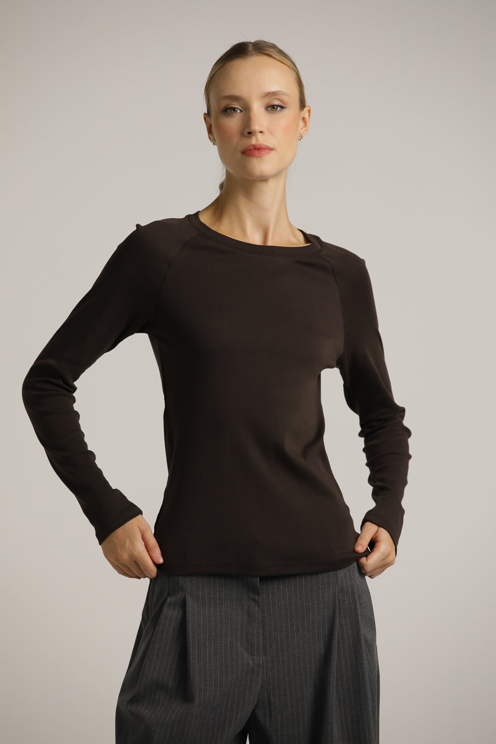 Fitted Long-Sleeve Raglan Top In Cotton