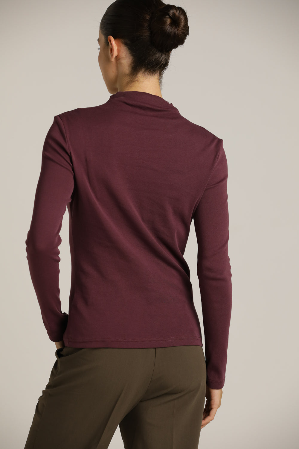 Fitted Basic Mock-Neck T-Shirt