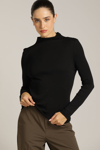 Fitted Basic Mock-Neck T-Shirt