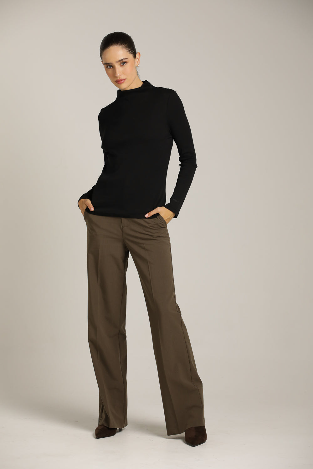Fitted Basic Mock-Neck T-Shirt