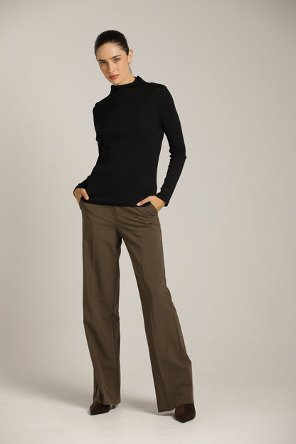 Fitted Basic Mock-Neck T-Shirt