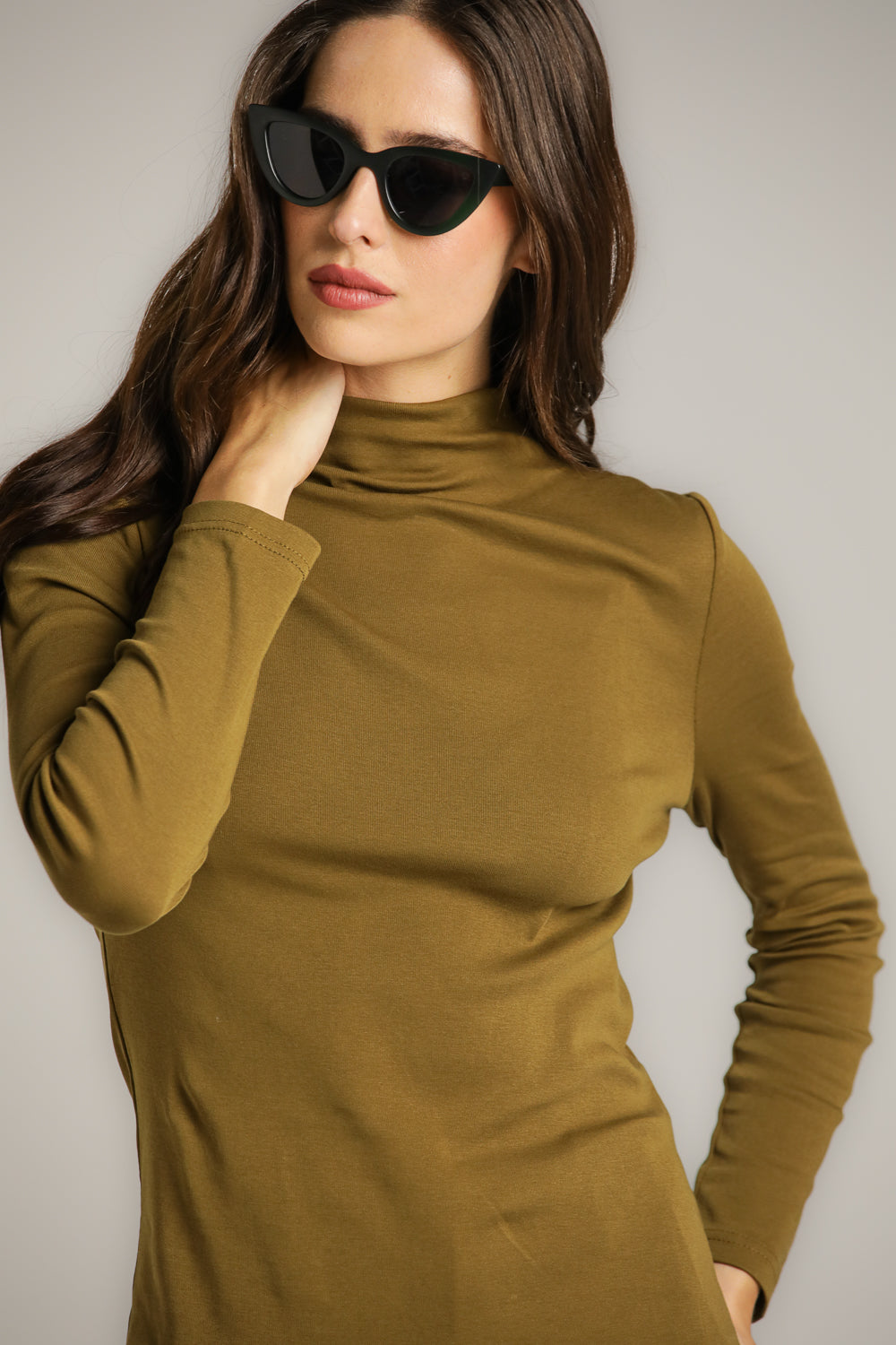 Fitted Basic Mock-Neck T-Shirt