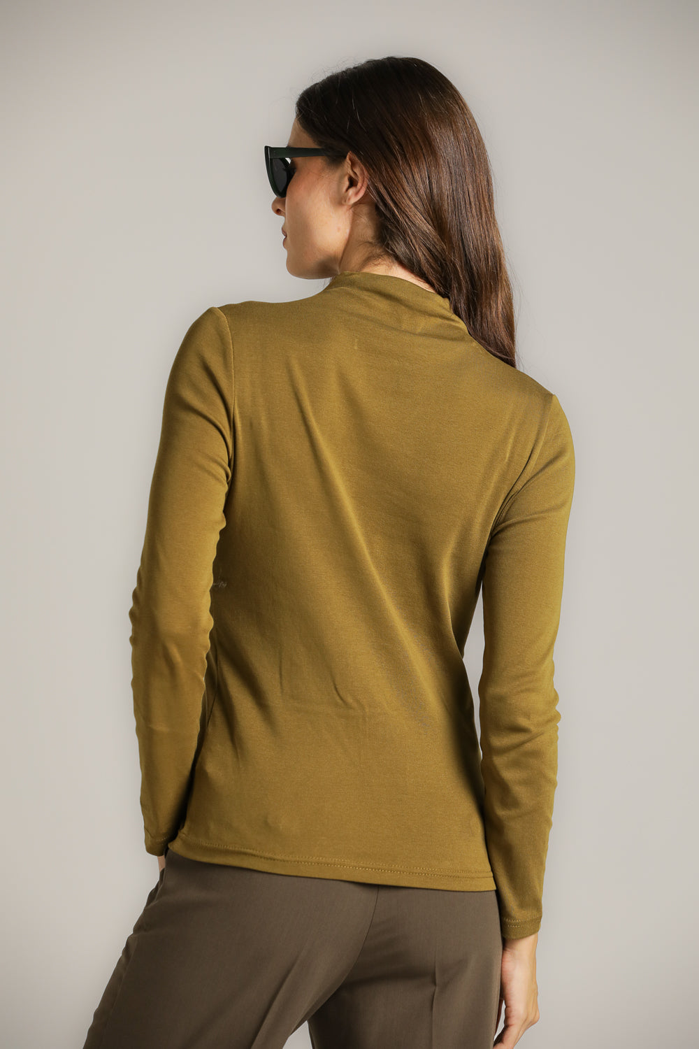 Fitted Basic Mock-Neck T-Shirt