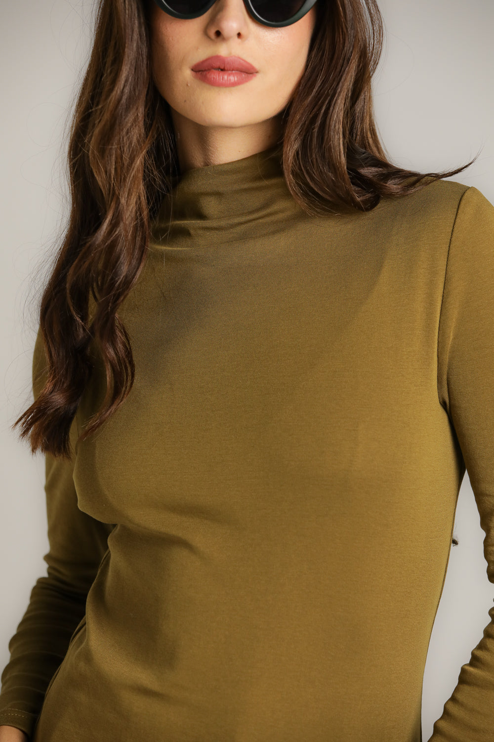 Fitted Basic Mock-Neck T-Shirt