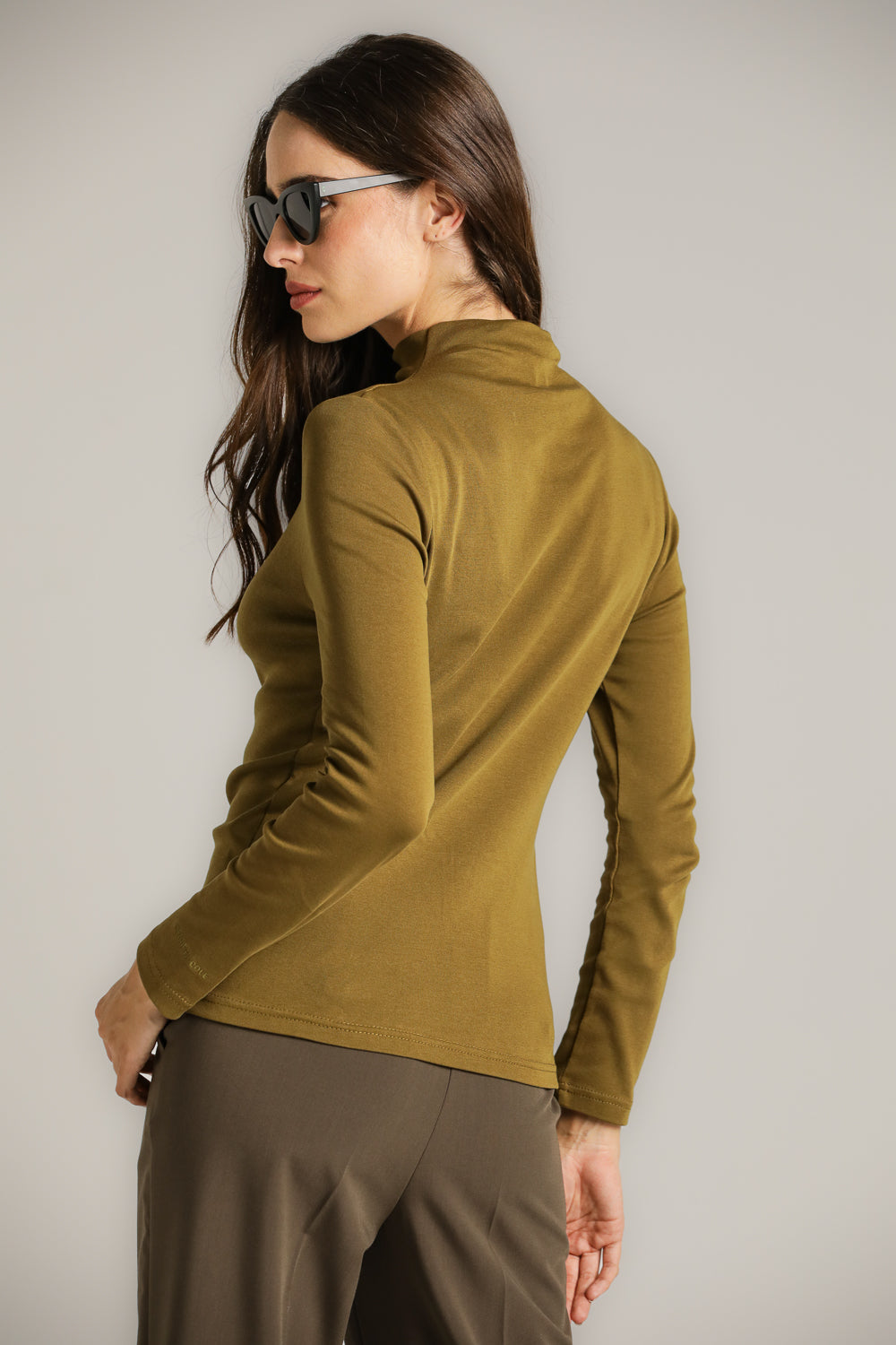 Fitted Basic Mock-Neck T-Shirt