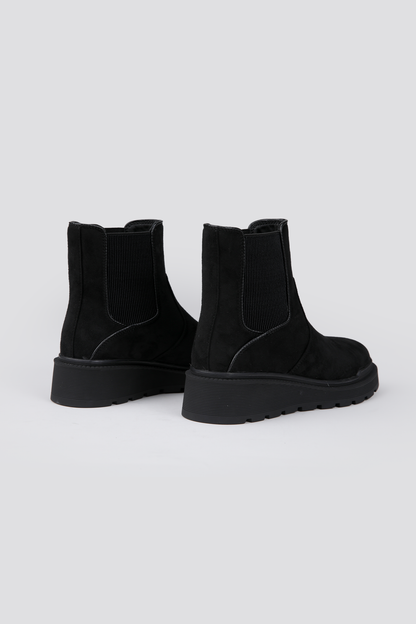Ankle Boots, Elastic Side Panels, Rubber Sole.