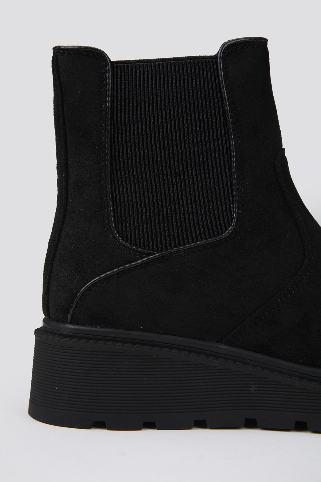 Ankle Boots, Elastic Side Panels, Rubber Sole.