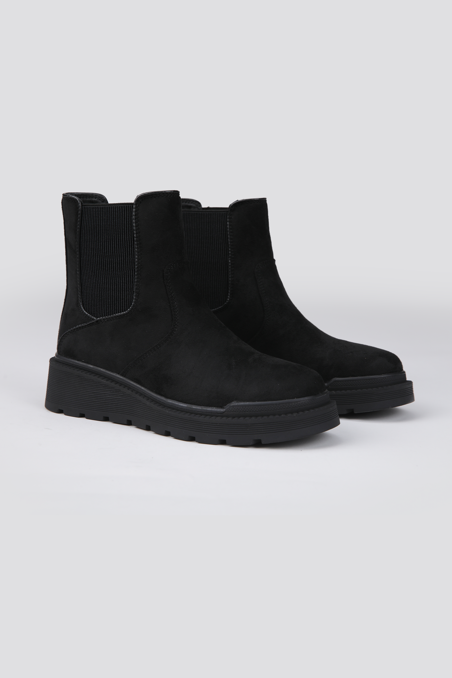Ankle Boots, Elastic Side Panels, Rubber Sole.