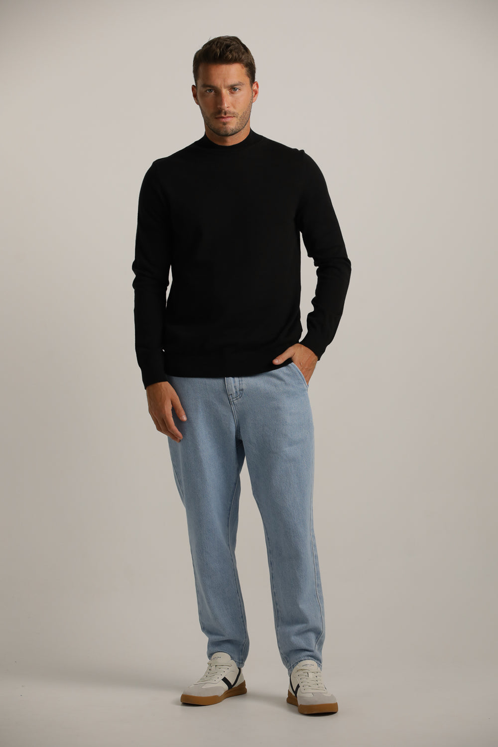 Turtleneck Fit Lightweight Knit