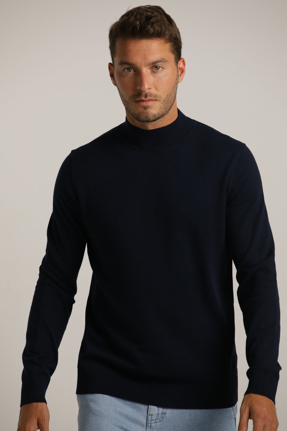 Turtleneck Fit Lightweight Knit