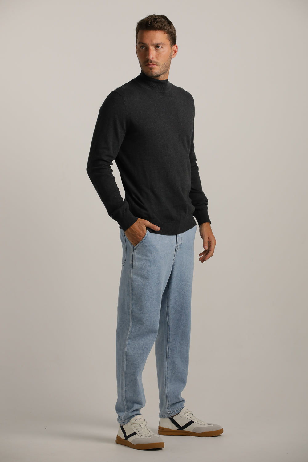 Turtleneck Fit Lightweight Knit