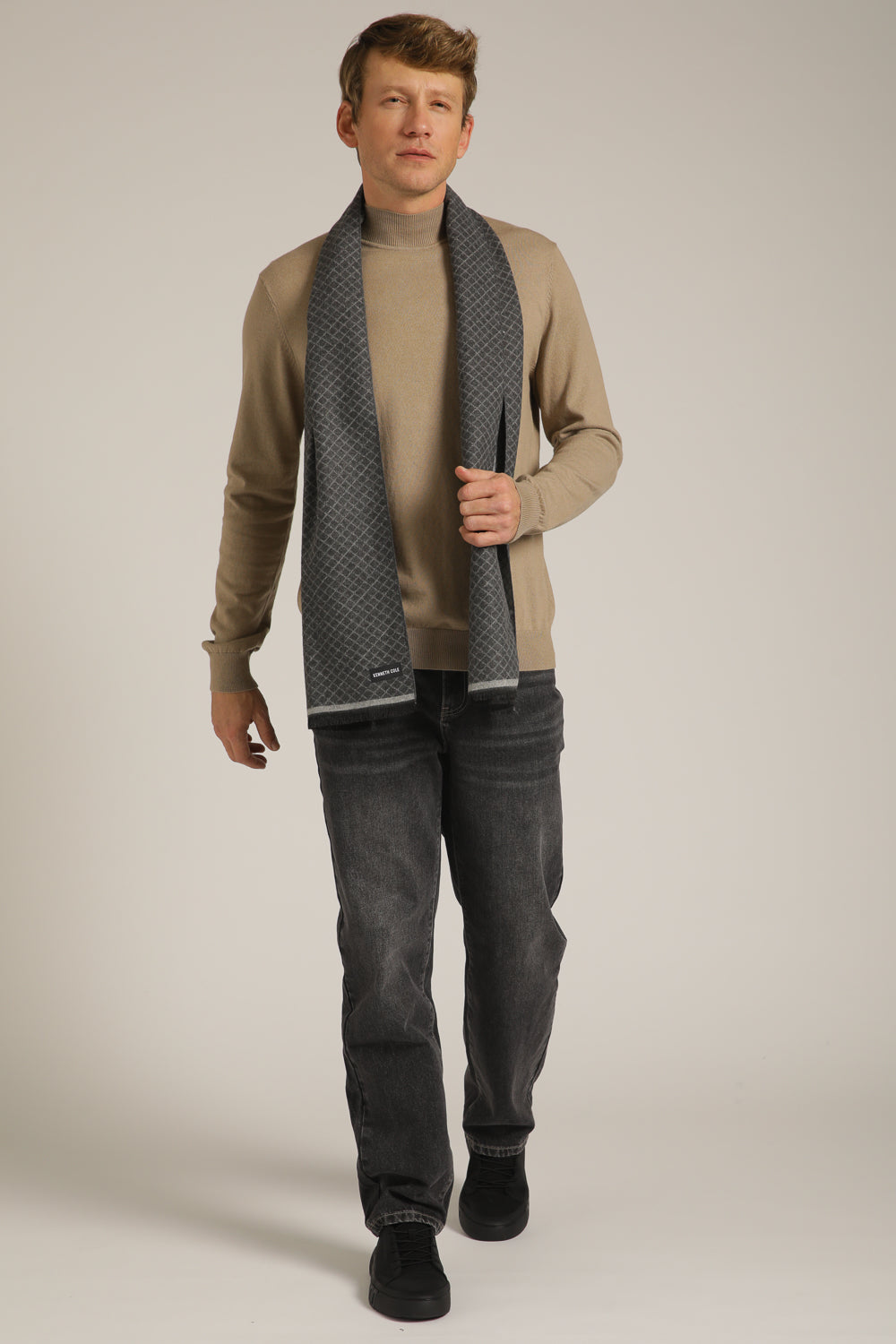 Turtleneck Fit Lightweight Knit