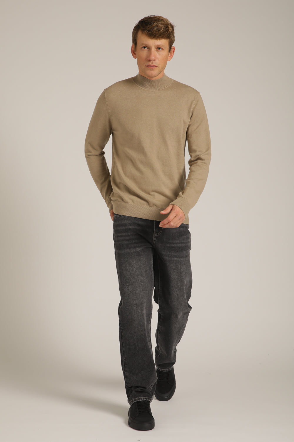 Turtleneck Fit Lightweight Knit