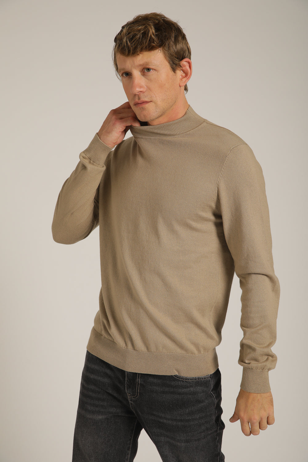 Turtleneck Fit Lightweight Knit