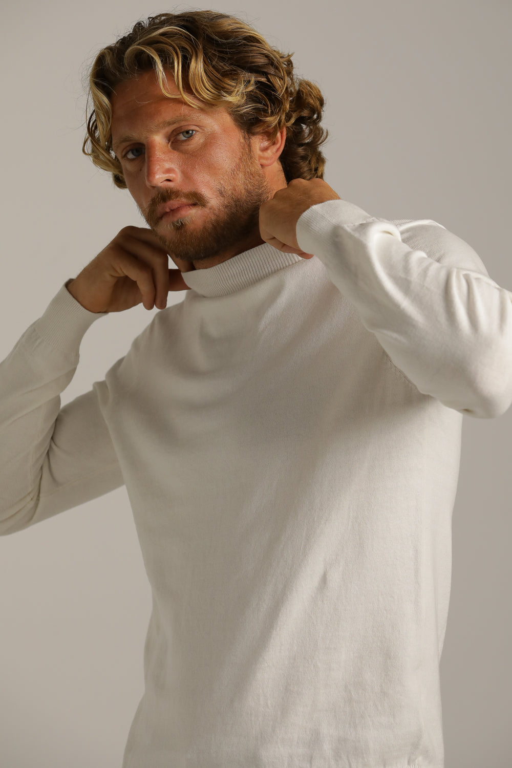 Turtleneck Fit Lightweight Knit