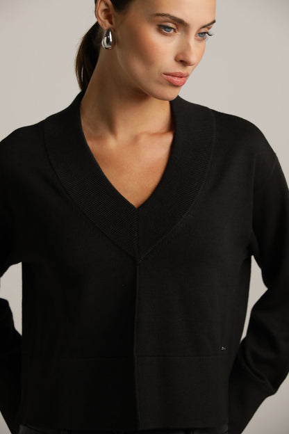 Cropped V-Neck Knit