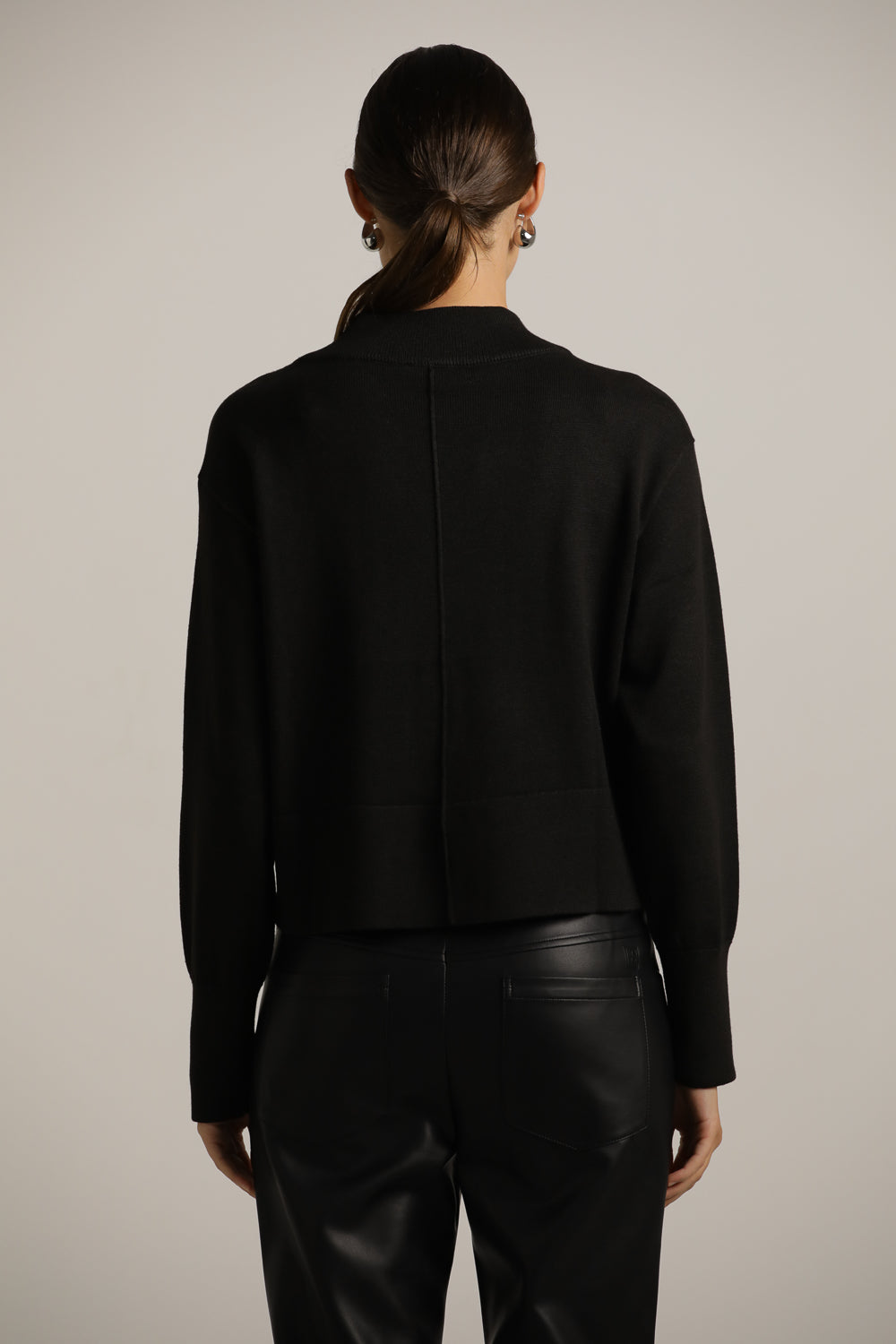 Cropped V-Neck Knit