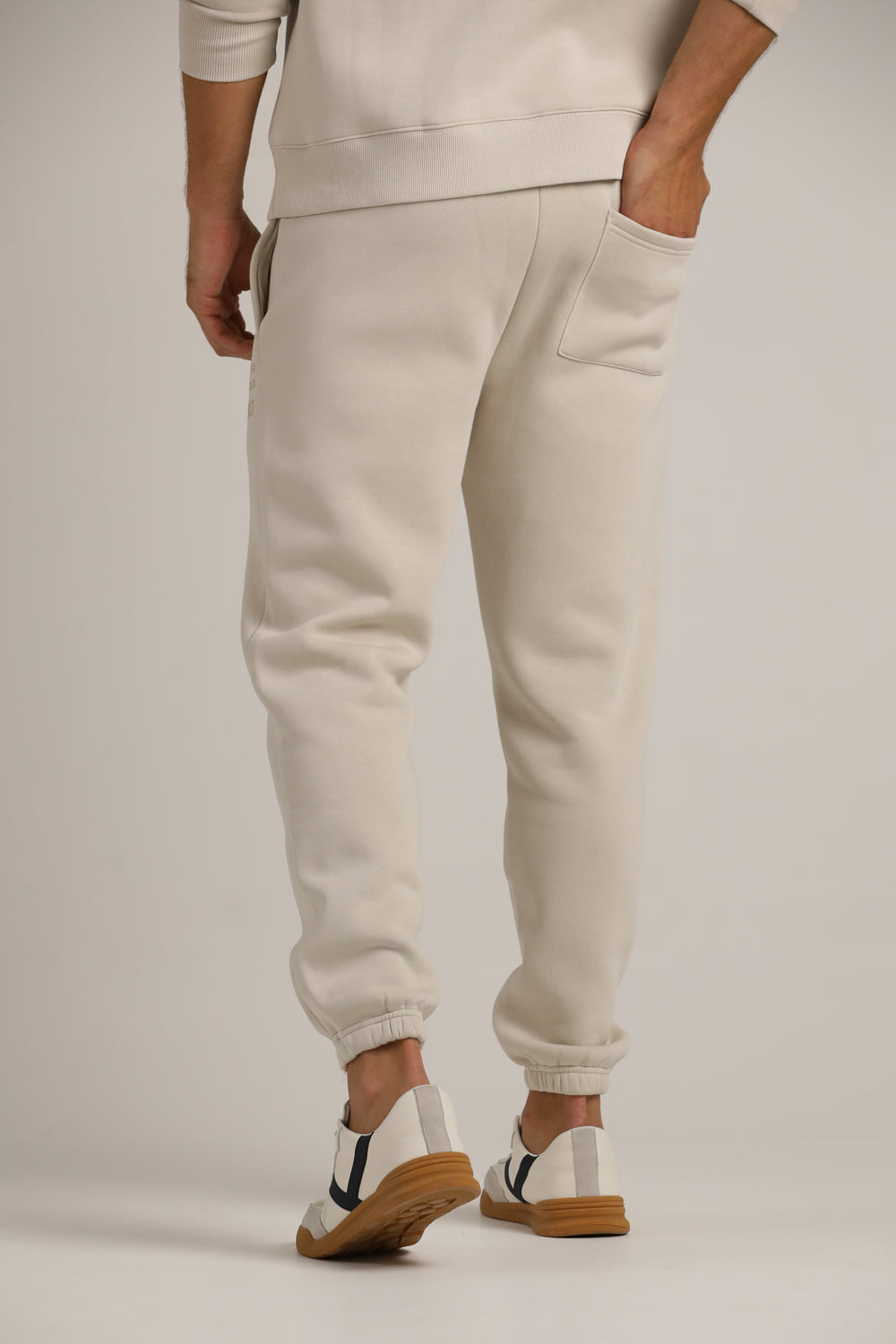 jogger pants