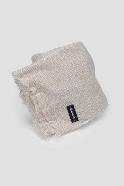 Knitted Scarf With Zigzag Pattern