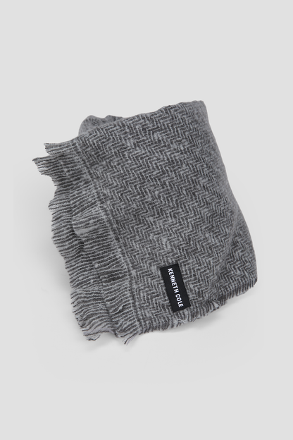 Knitted Scarf With Zigzag Pattern