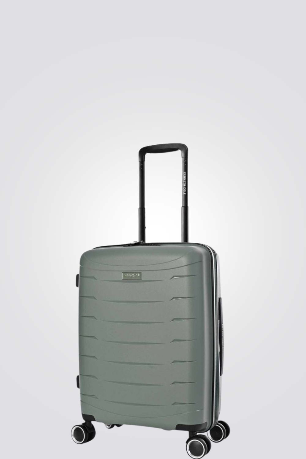Essential 20-inch carry-on trolley 