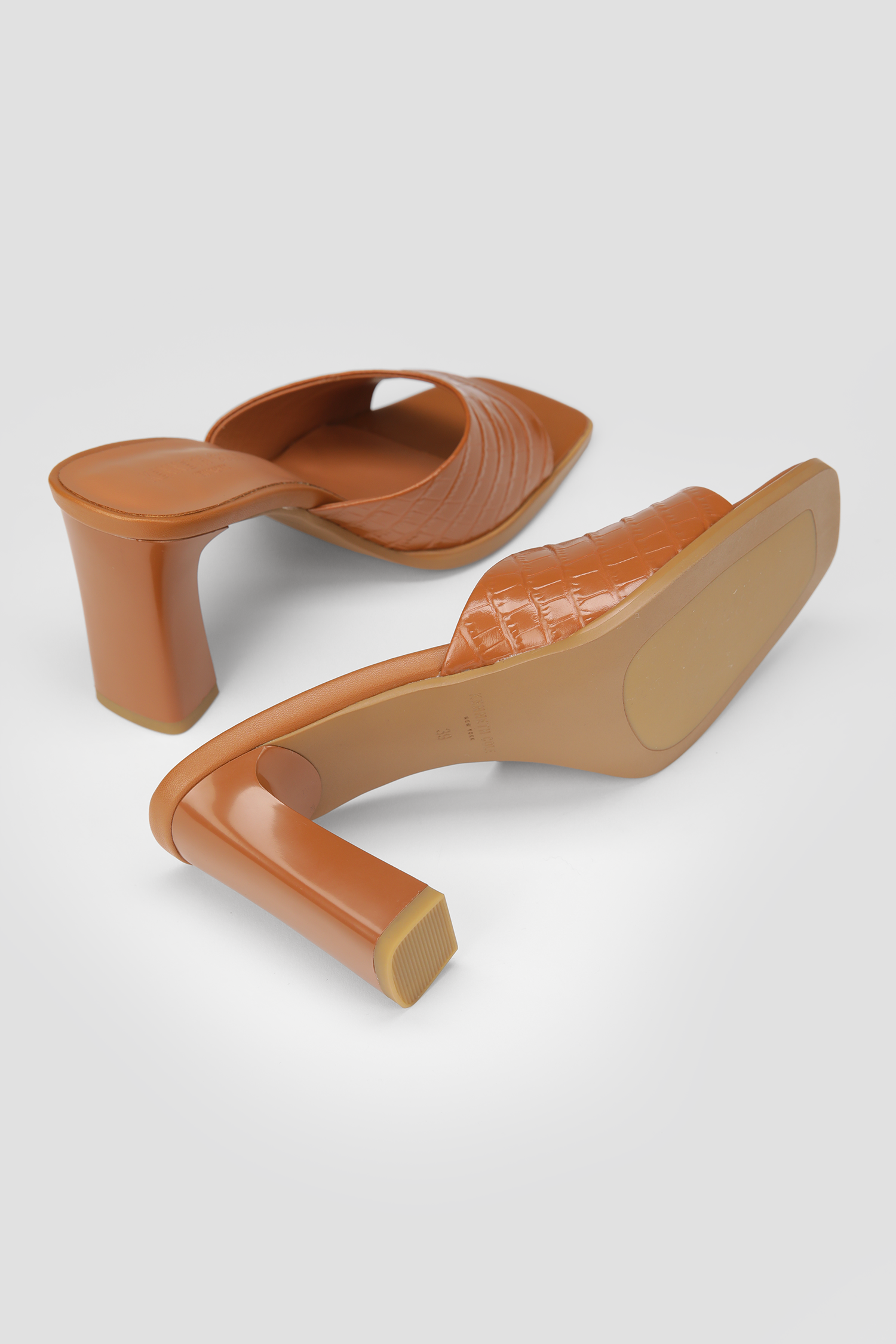 Leather Heels 