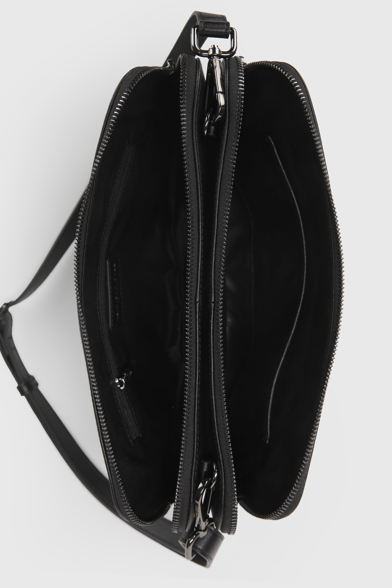 Woman's Leather Crossbody