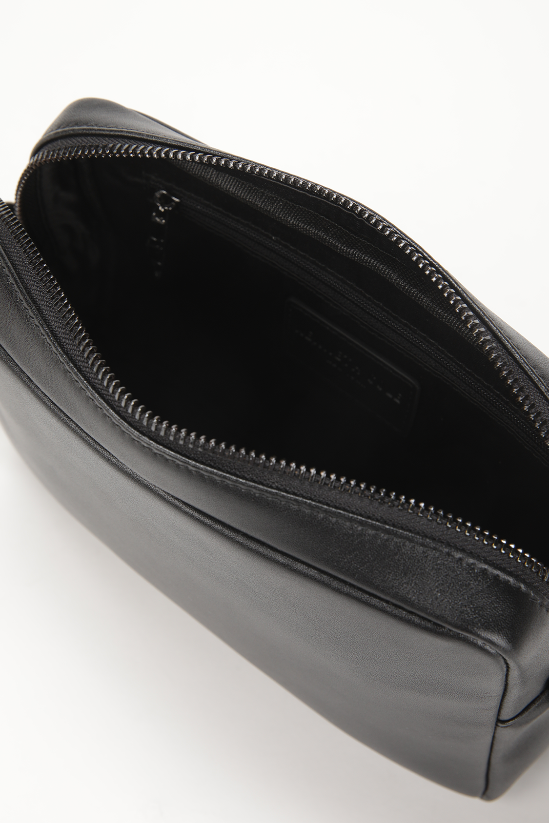 Woman's Leather Crossbody